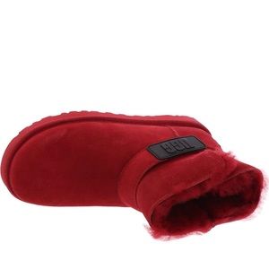 New UGG boots, red, size 9